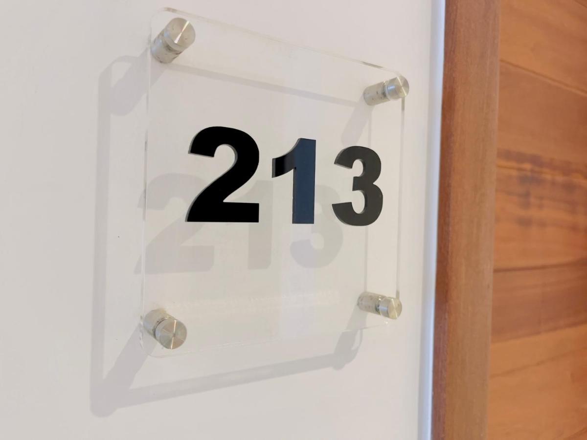 Studio 213 - Ebene Square กาตร์บอร์นส์ ภายนอก รูปภาพ